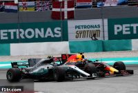 Ricciardo: Stable Rules Arm Red Bull for Mercedes, Ferrari Fight
