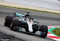 Hamilton son antrenmanda zirvede, Hartley kaza yaptı