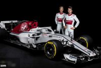 Sauber Unveils 2024 F1 Challenger on Opening Test Day