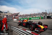Mercedes on edge as Verstappen closes in