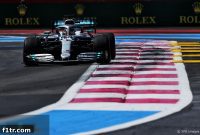 Wind gust robs Hamilton of four-tenths in qualifying