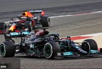 Hamilton Hails Rivals’ Impressive Pace in Testing