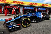 F1 Pit Wall Plunged Into Darkness by System Collapse