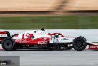 Kubica Test Prompts Pirelli’s 18-inch Tyre Compound Focus