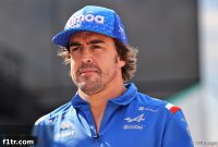 Alonso favors Alpine stay over Aston Martin move