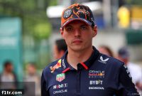 Verstappen, telsiz ve gece simülatörü eleştirilerini takmıyor